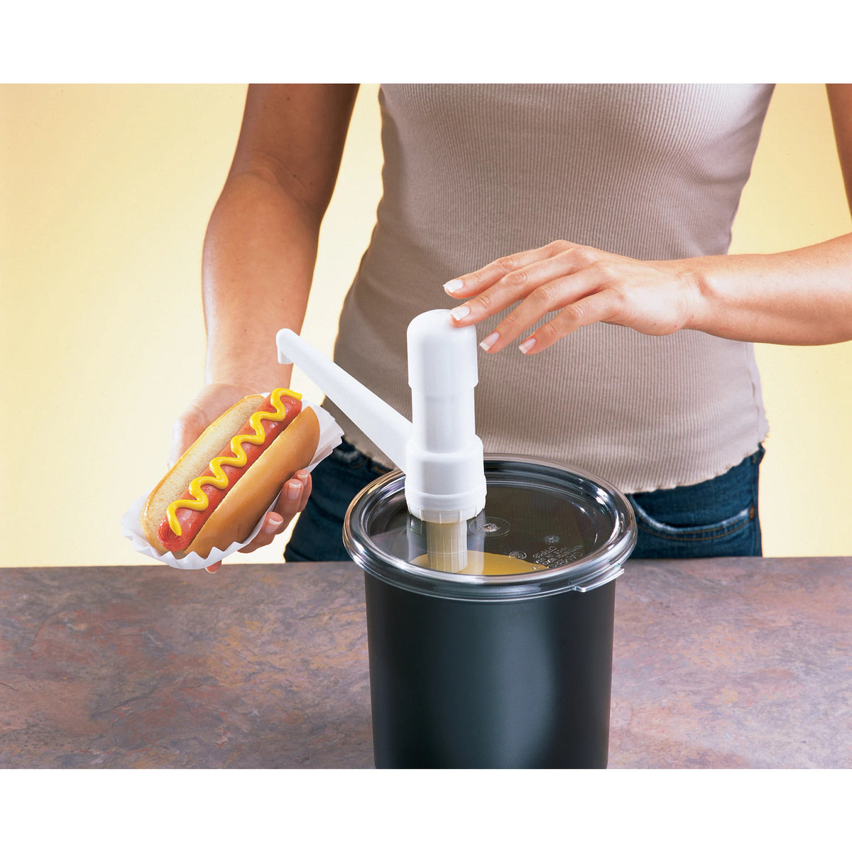 Cambro CFR18110 ColdFest Insulated Round Crock, 1.7 qt., Ice-Free Cold Holding - Black