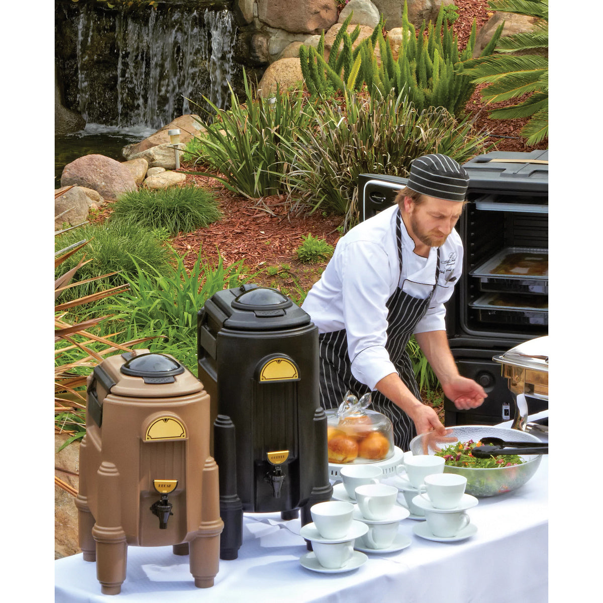 Cambro CSR5110 Camserver 5 gal. Insulated Beverage Server, 91 Servings - Black
