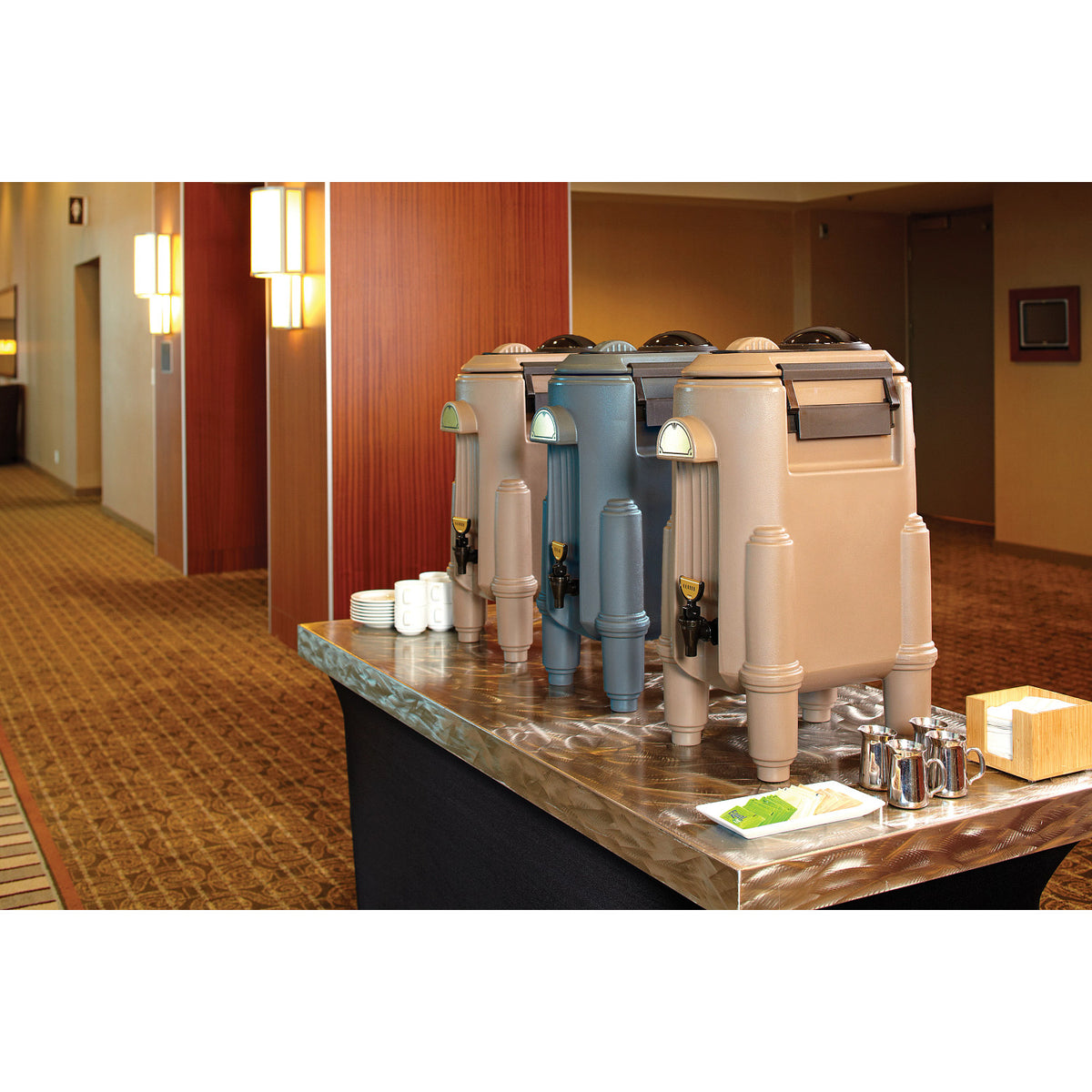 Cambro CSR5191 Camserver 5 gal. Insulated Beverage Server, 91 Servings - Granite Gray
