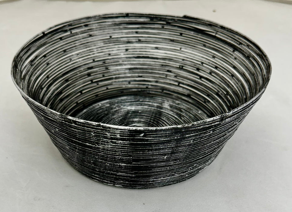 Black/Silver Wire Round Bread Basket- 8 Inch.