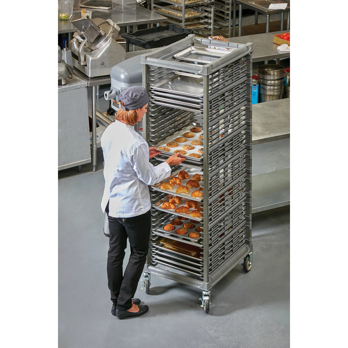 Cambro UPR1826F40580 Ultimate Sheet Pan Rack, Full Size, 40 Pans - Brushed Graphite