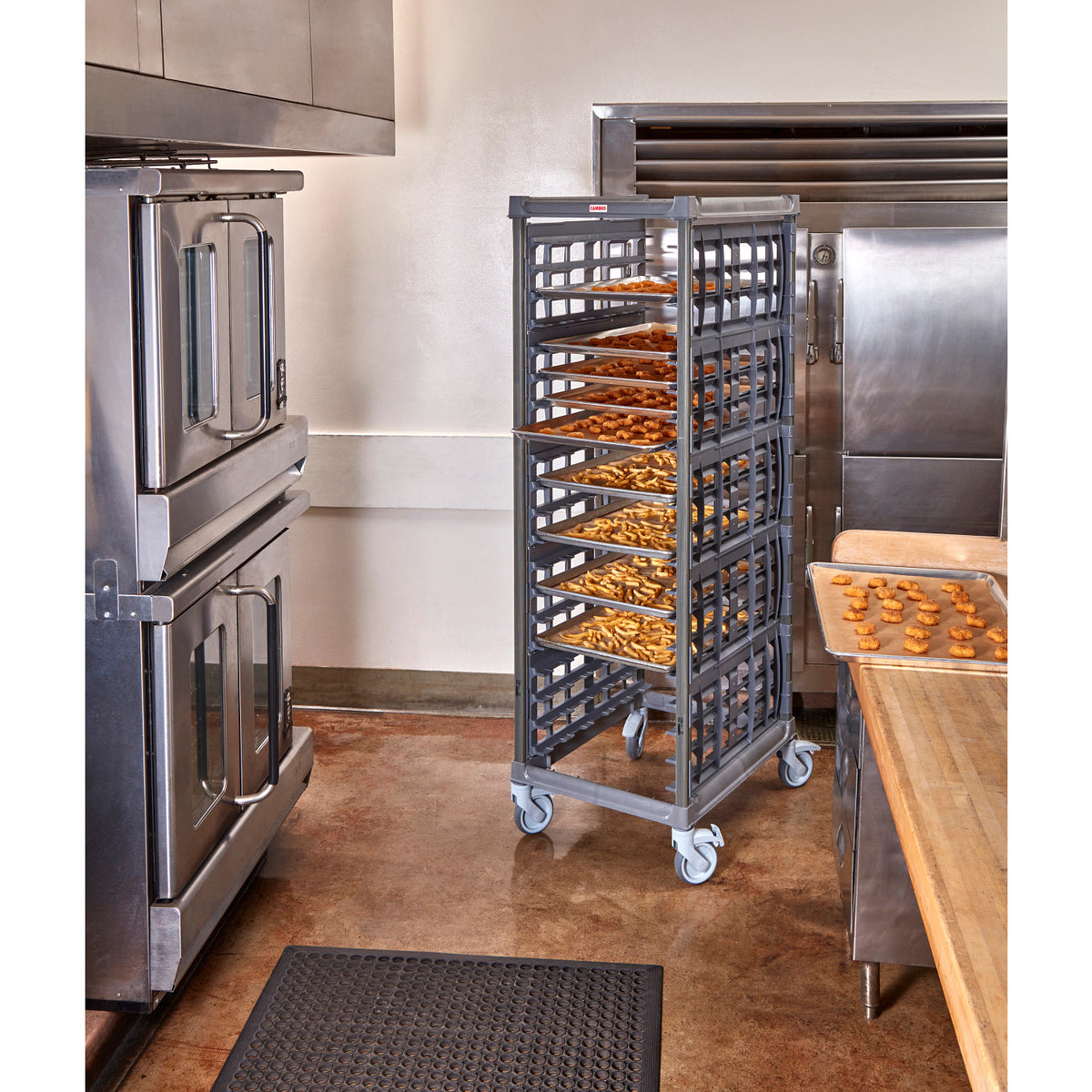 Cambro UPR1826F20580 Ultimate Sheet Pan Rack, Full Size, 20 Pans - Brushed Graphite