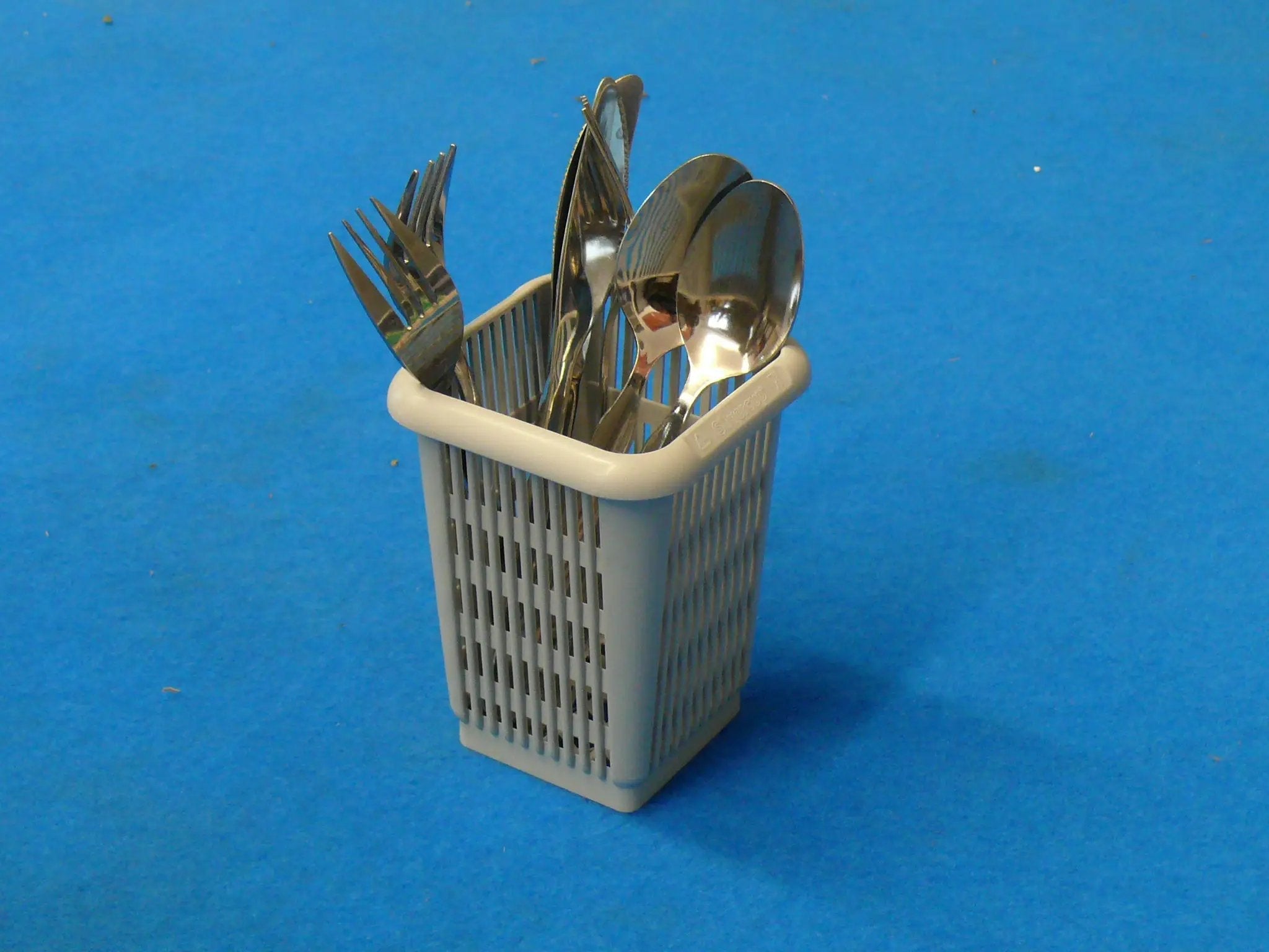 Lamber CC00045 Small Utensil Plastic Rack Commercial Dishwasher