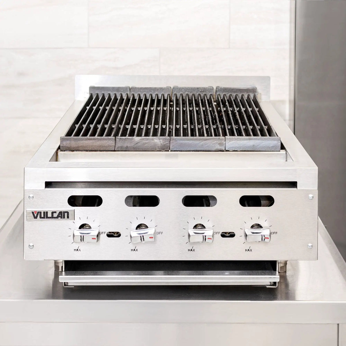 Vulcan VACB25 25 1/8" Radiant Charbroiler with Cast Iron Grates, Liquid Propane