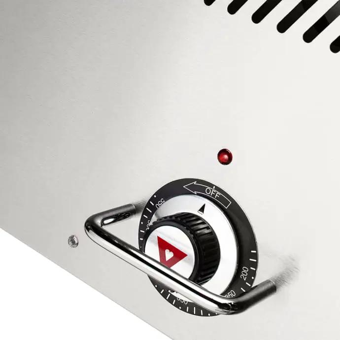 Vulcan VCCG24-AR 24" Gas Griddle with Thermostatic Controls - 1" Chrome Plate, Natural Gas - view 3
