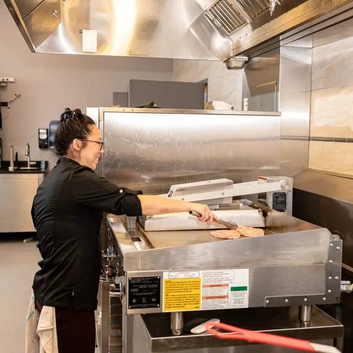 Vulcan VMCS-201 10 2/5" Electric Clamshell Griddle with Thermostatic Controls - 9/16" Grooved Steel Plate, 208V 1PH - view 8