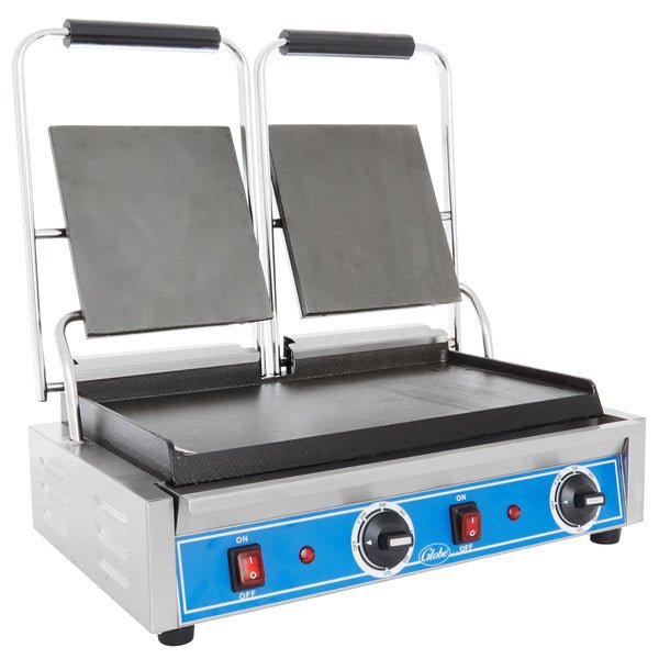 Globe GSGDUE10 Bistro Series Double Sandwich Grill with Smooth Plates - 18" x 9" Cooking Surface - 240V, 3200W