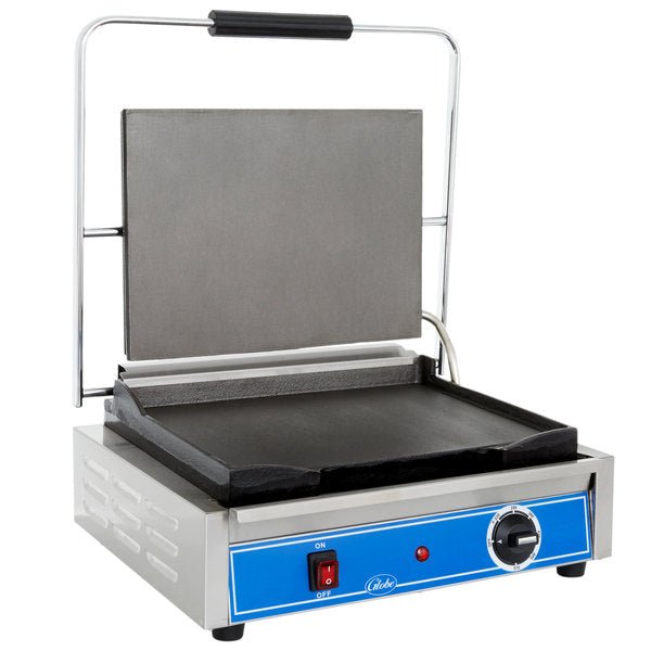 Globe GSG1410 Mid - Size Panini Sandwich Grill with Smooth Plates, 14" x 10" Cooking Surface - 120V, 1800W