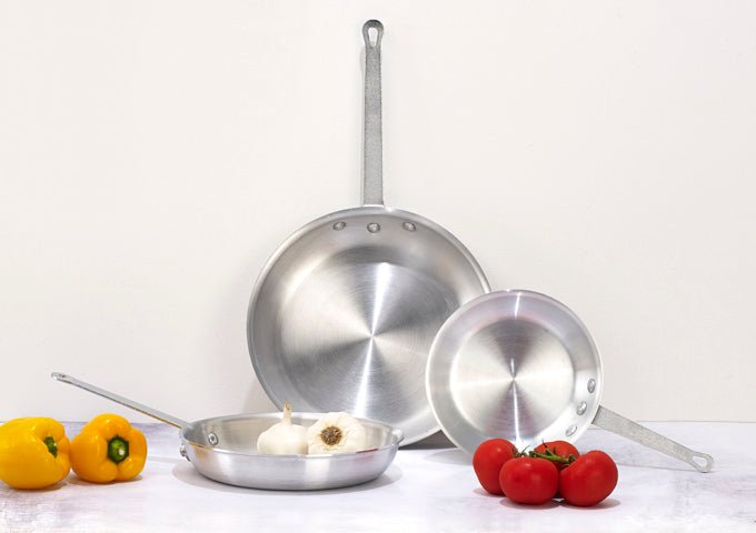 WINCO Gladiator™ AFP - 12A Aluminum Fry Pan - 12 inch, Natural Finish