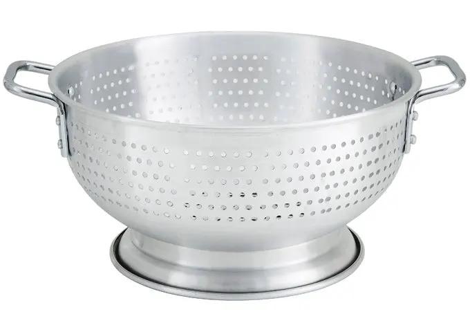 WINCO Aluminum Colander with Base & Handle - 11 qt