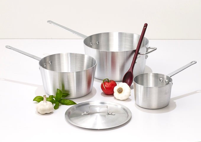 WINCO ASP - 2 Tapered Aluminum Sauce Pan - 2 - 1/2 Qt.